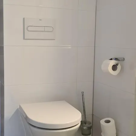 Czarna Gora 403 3* 시에나